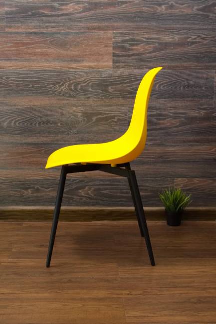 Стул Туссе чёрный /жёлтый